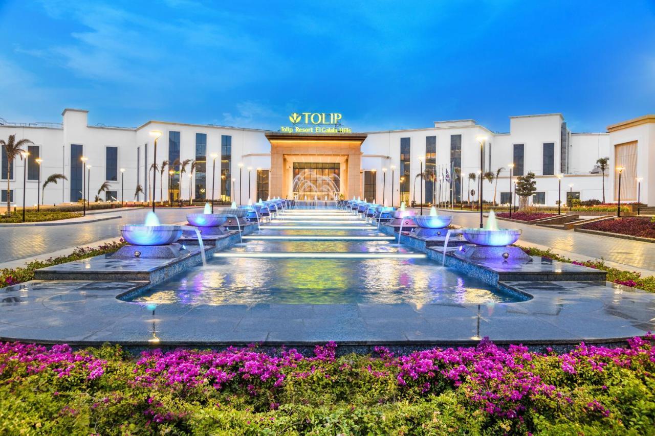 Tolip Resort El Galala Hills Ain Sukhna Exterior foto The main entrance of the resort