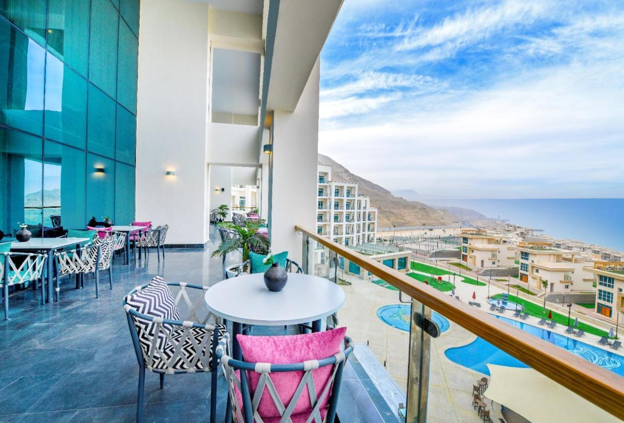 Tolip Resort El Galala Hills Ain Sukhna Exterior foto View from the balcony of a suite at the Hilton Sharm El Sheikh