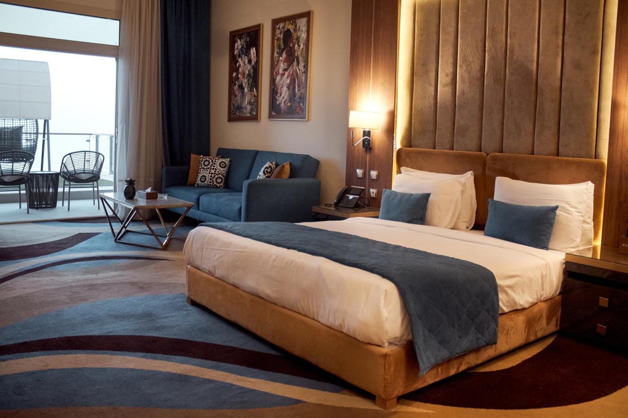 Tolip Resort El Galala Hills Ain Sukhna Exterior foto A room at the hotel
