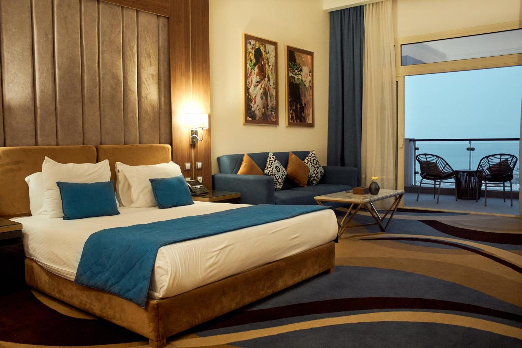 Tolip Resort El Galala Hills Ain Sukhna Exterior foto A room at the hotel